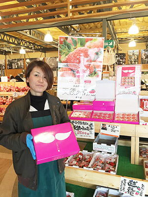 越後姫用化粧箱 売り場の様子 ピカリ産直市場 お冨さん ピア万代店様