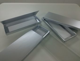 シルバーの化粧箱