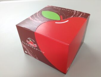 りんごのバウムクーヘンの化粧箱