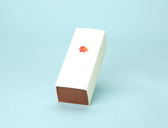 紅葉のお菓子箱　窓抜き付 変形N式組箱 オリジナル形状