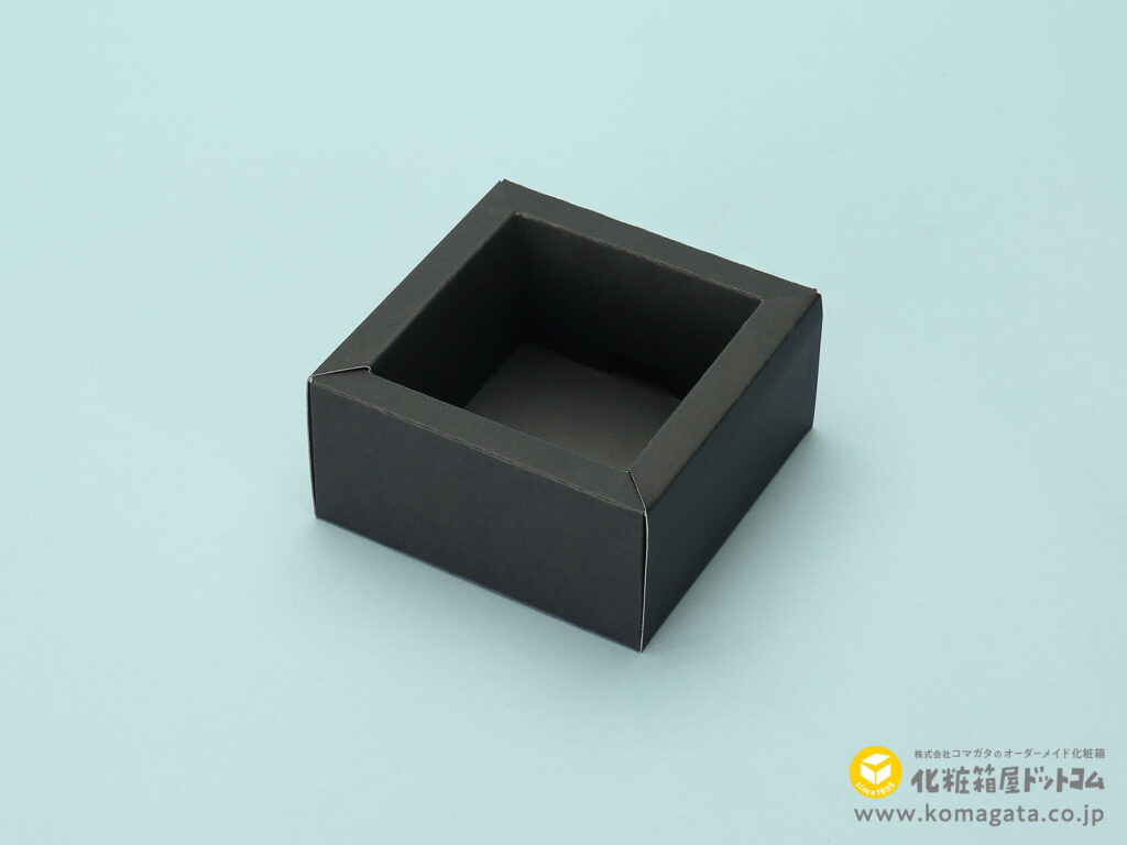 斜めカットの額縁付ギフト箱の底板